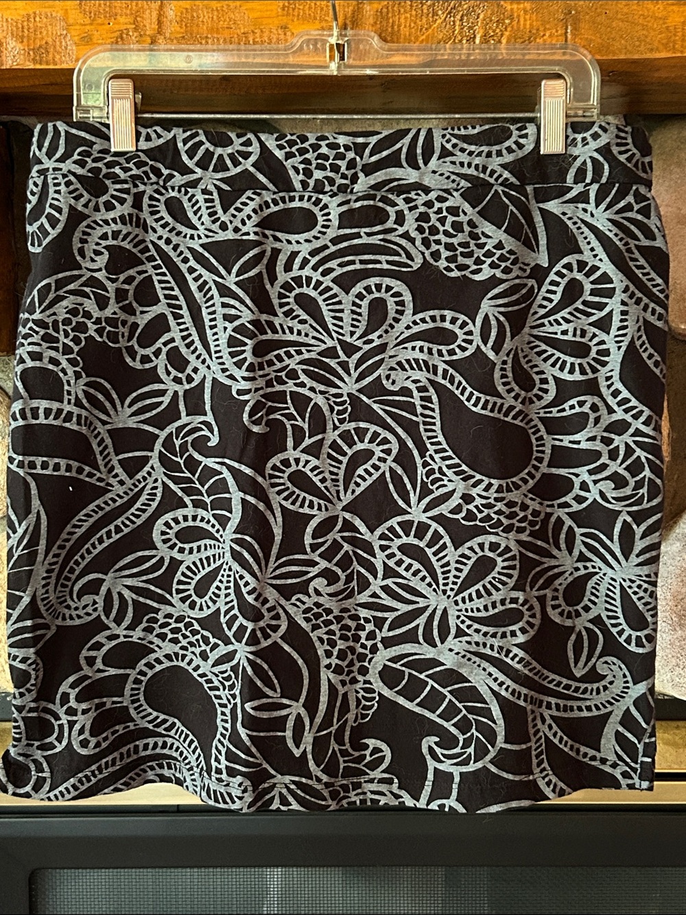 iCANToo Black with Gray Floral Print Pull-On Mini Skirt, Size M, NWT